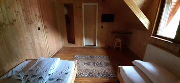 Фото номера Семейный номер Гостевой дом Cabana Ancutei г. Рукэр 3